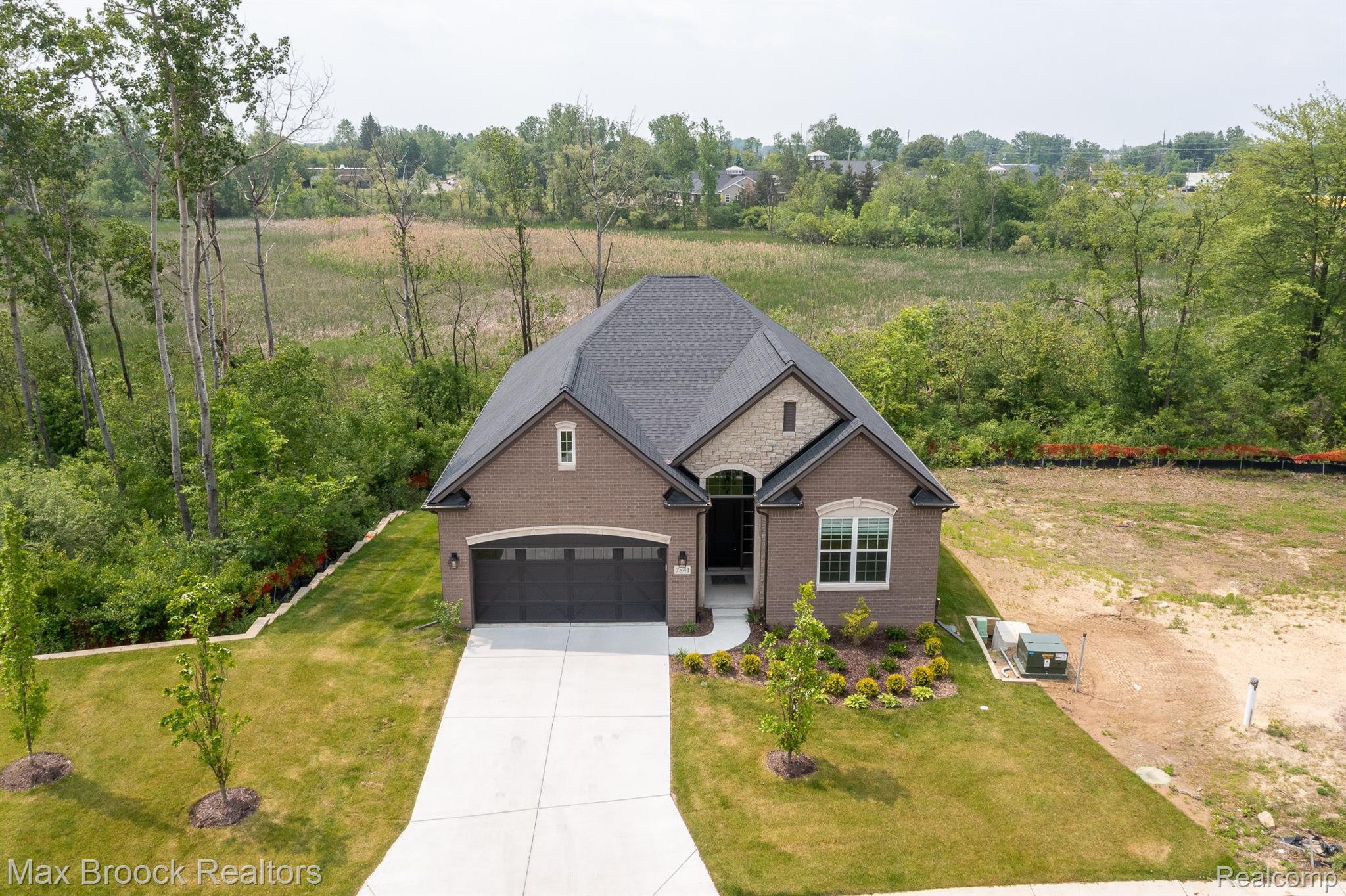 7841 TRAILSIDE