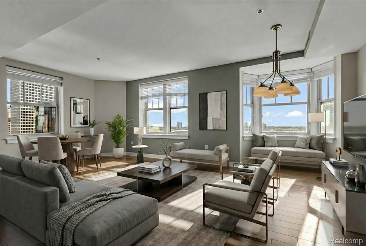 525 W LAFAYETTE Boulevard 12E