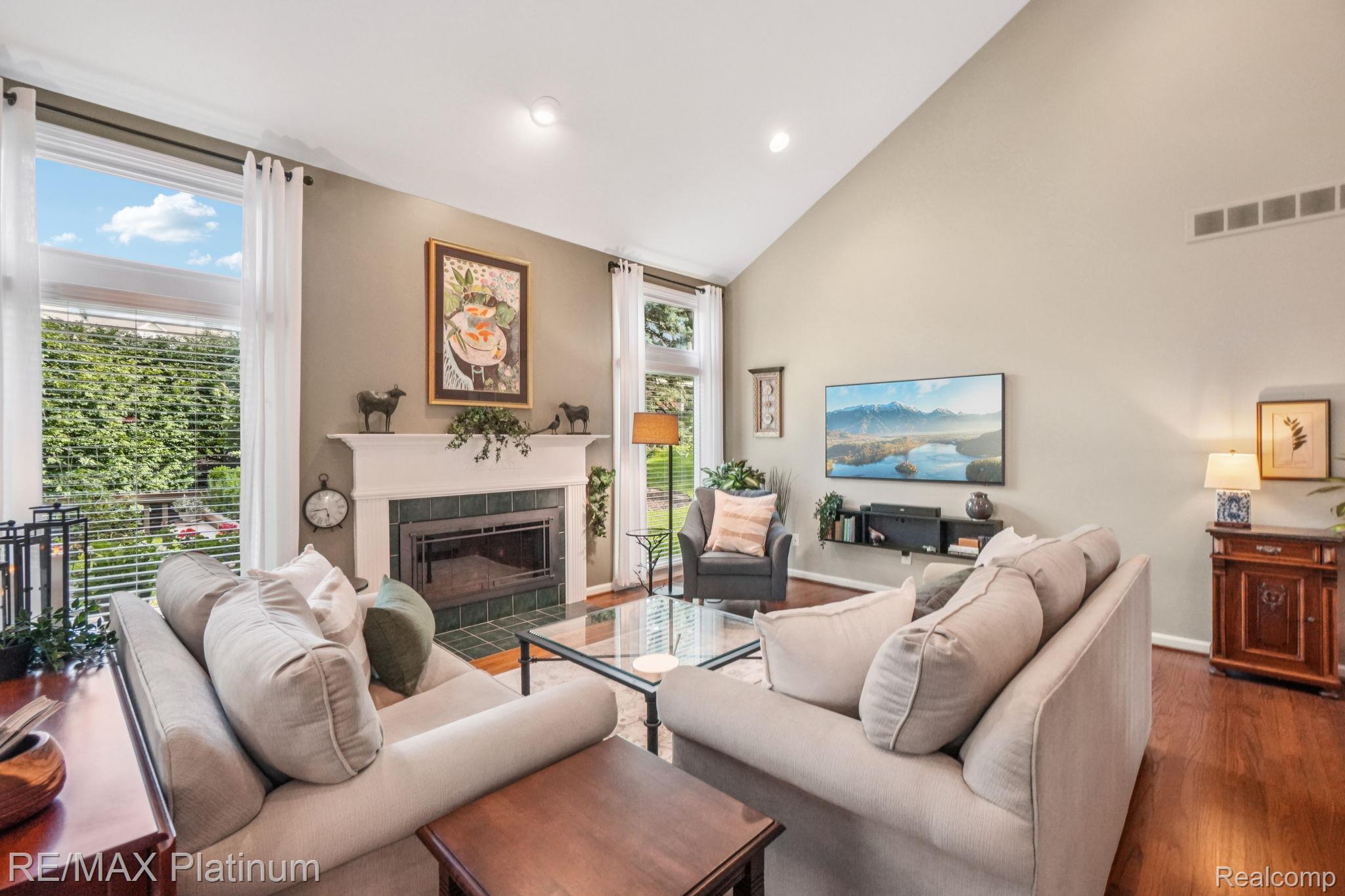 4663 Huntington Drive
