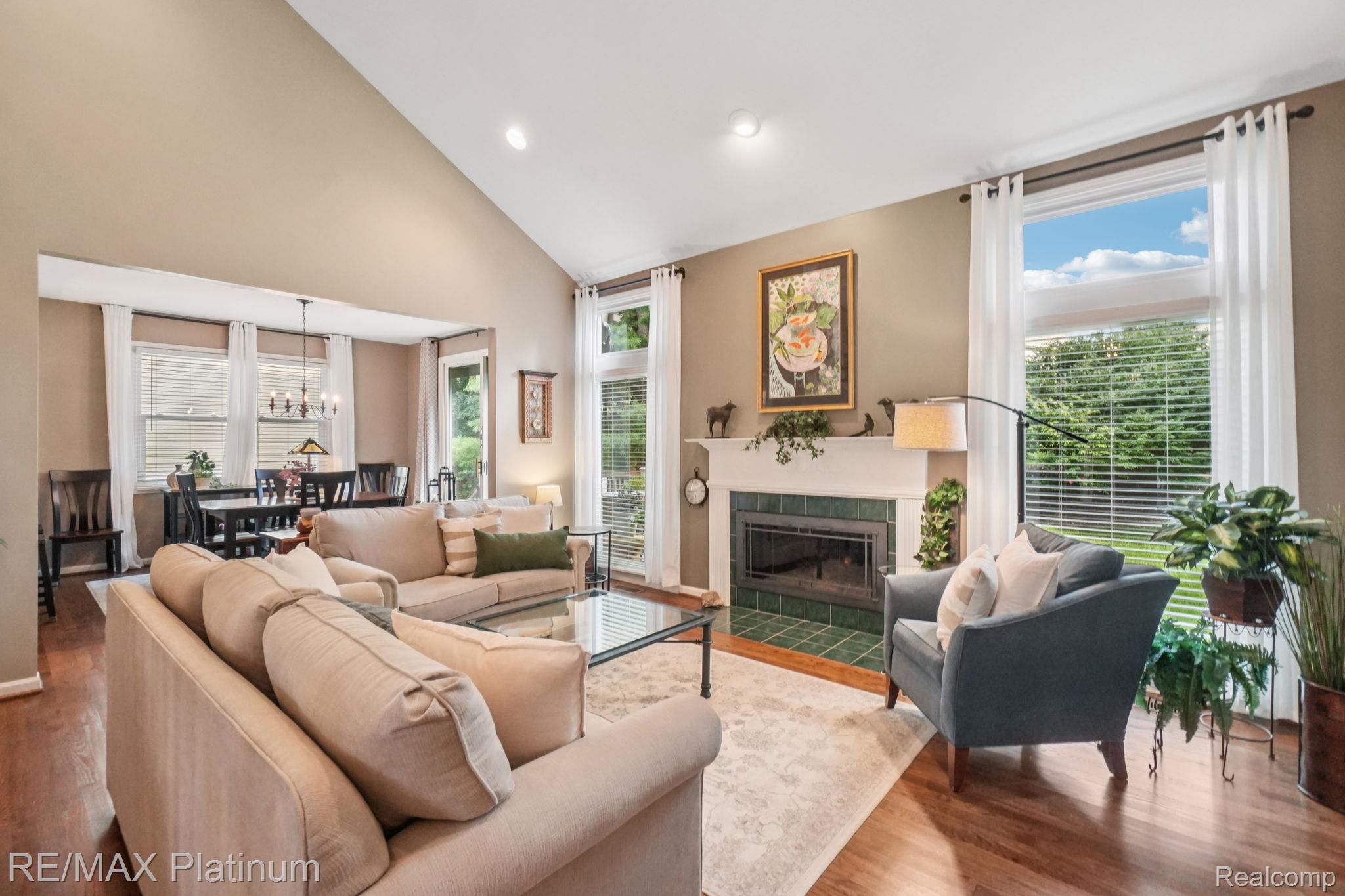 4663 Huntington Drive