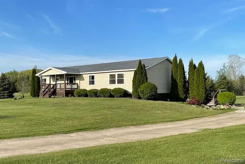 6558 Gosline Road