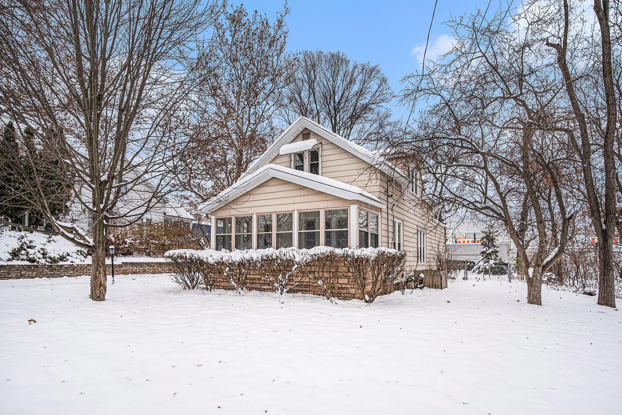 2222 Hoyle Avenue NW