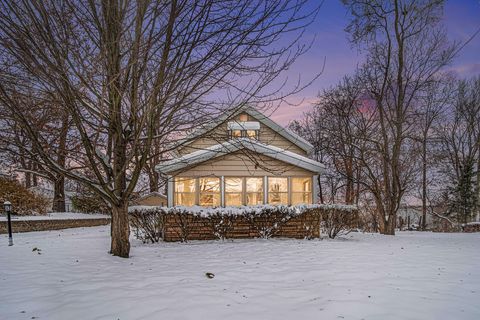 2222 Hoyle Avenue NW Walker City MI 49544