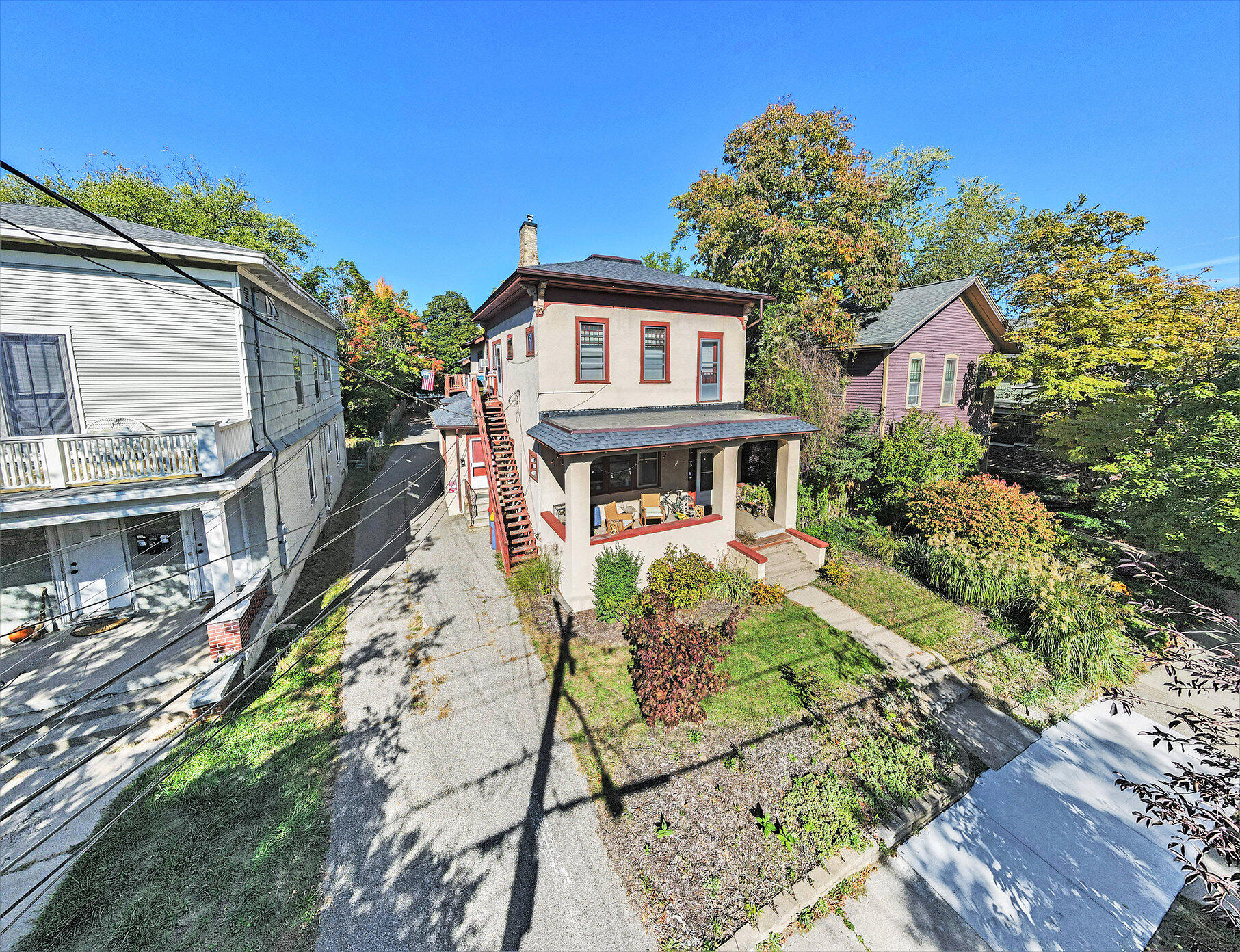 513 Crescent Street NE