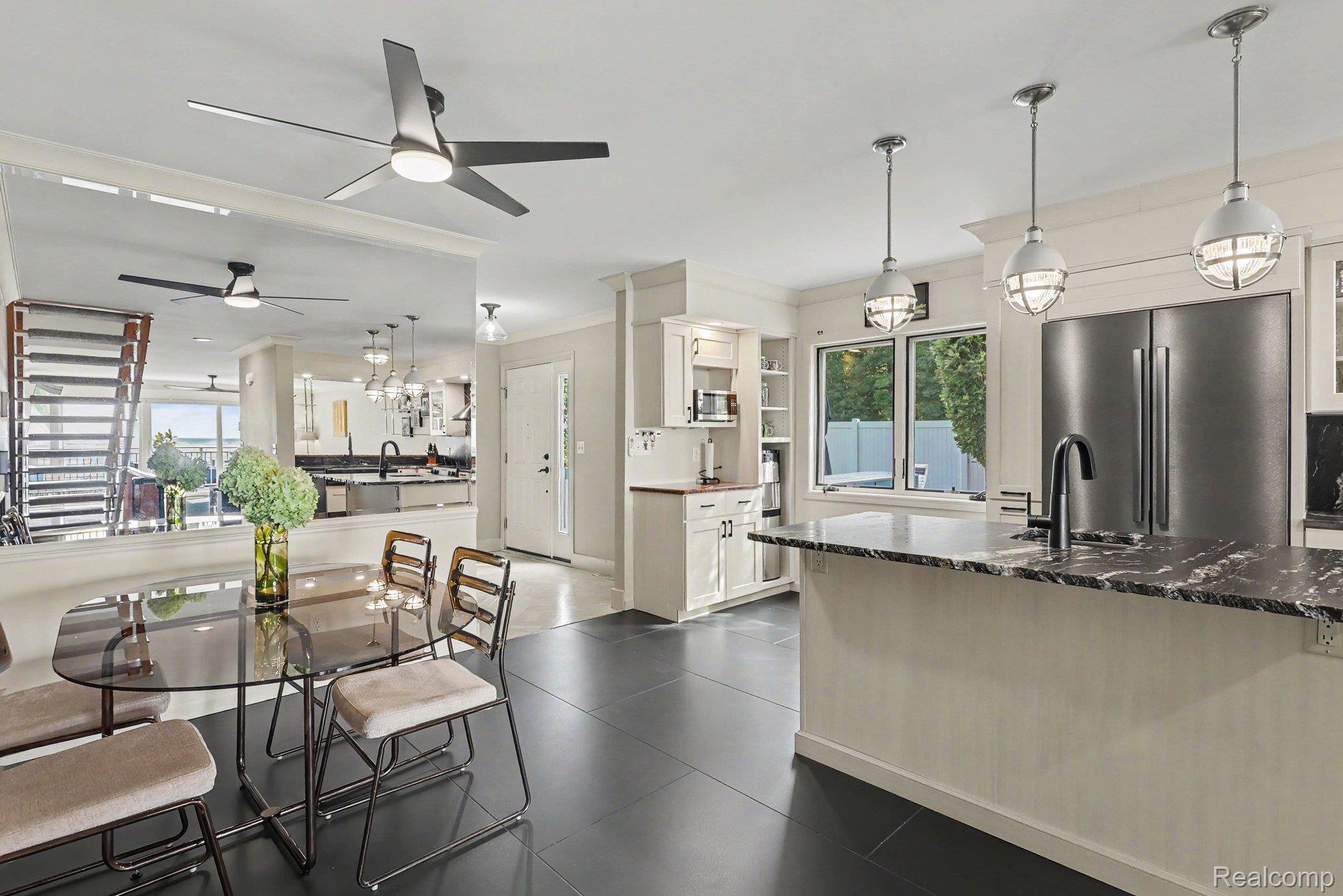 215 North Shore Drive 1