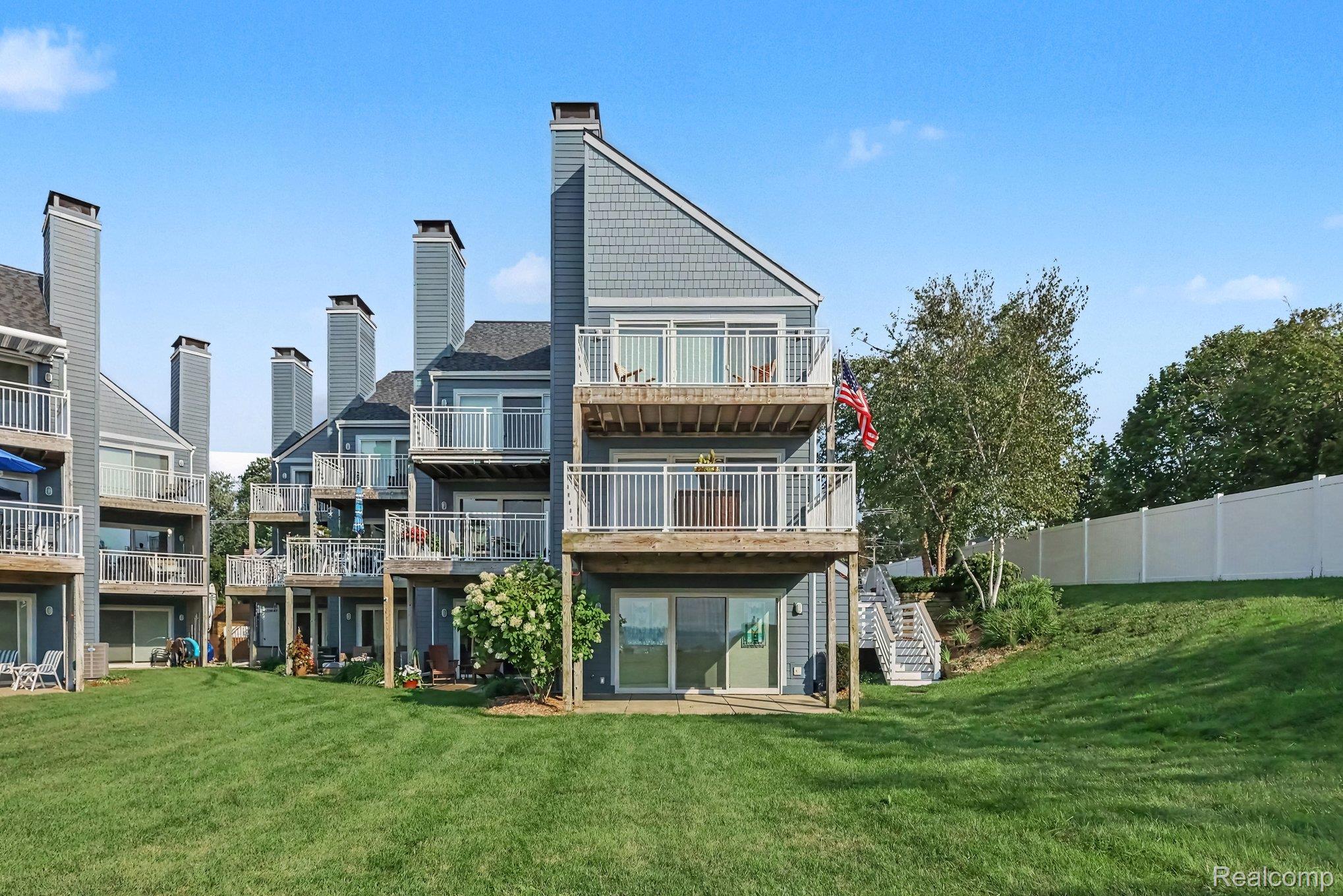 215 North Shore Drive 1