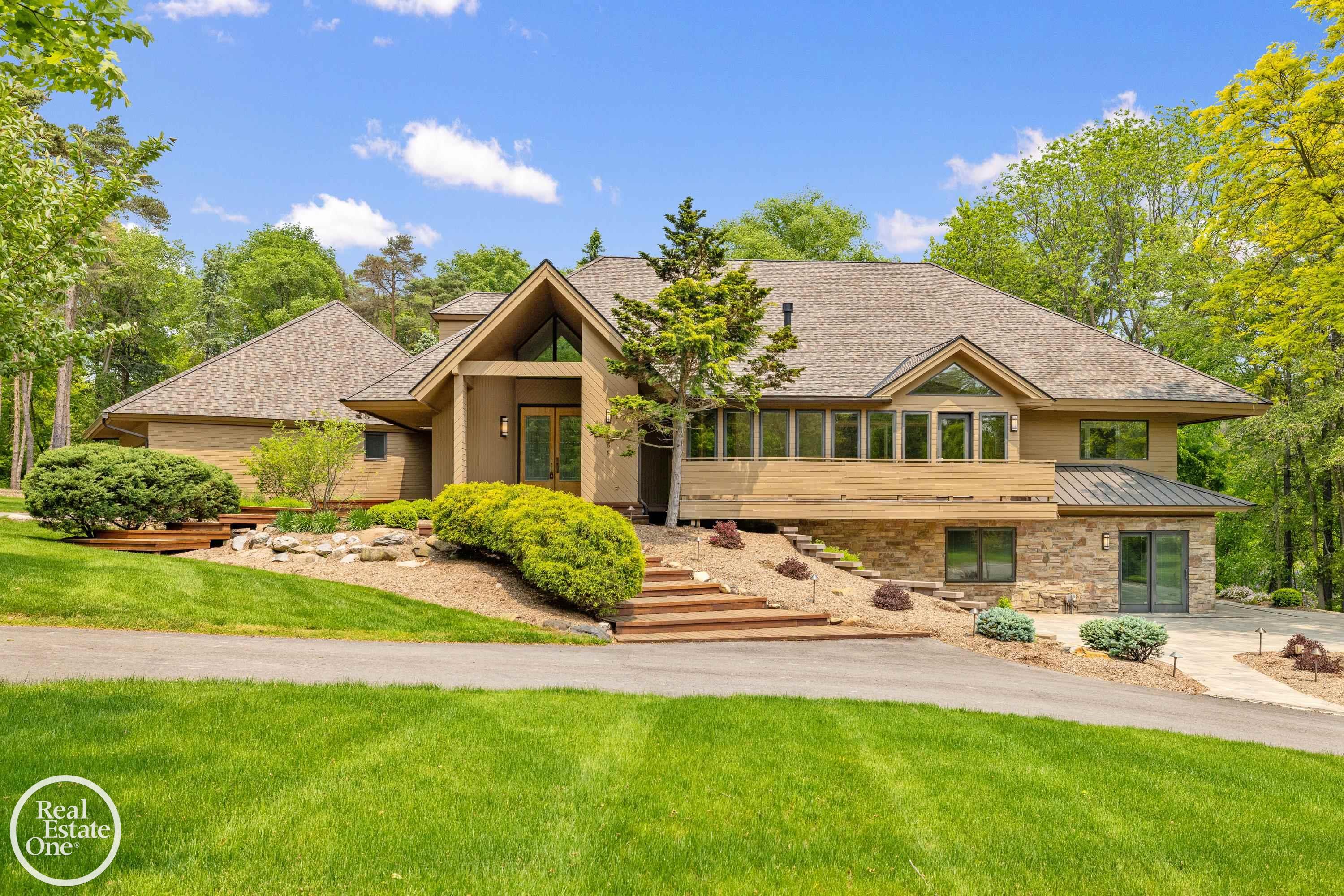 966 Pine Needle Trail
