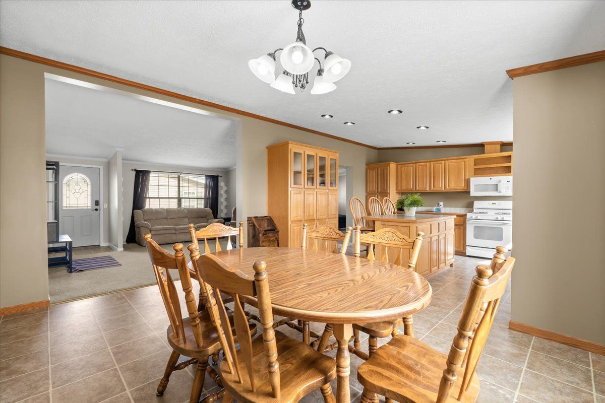 11811 WILLOWAY