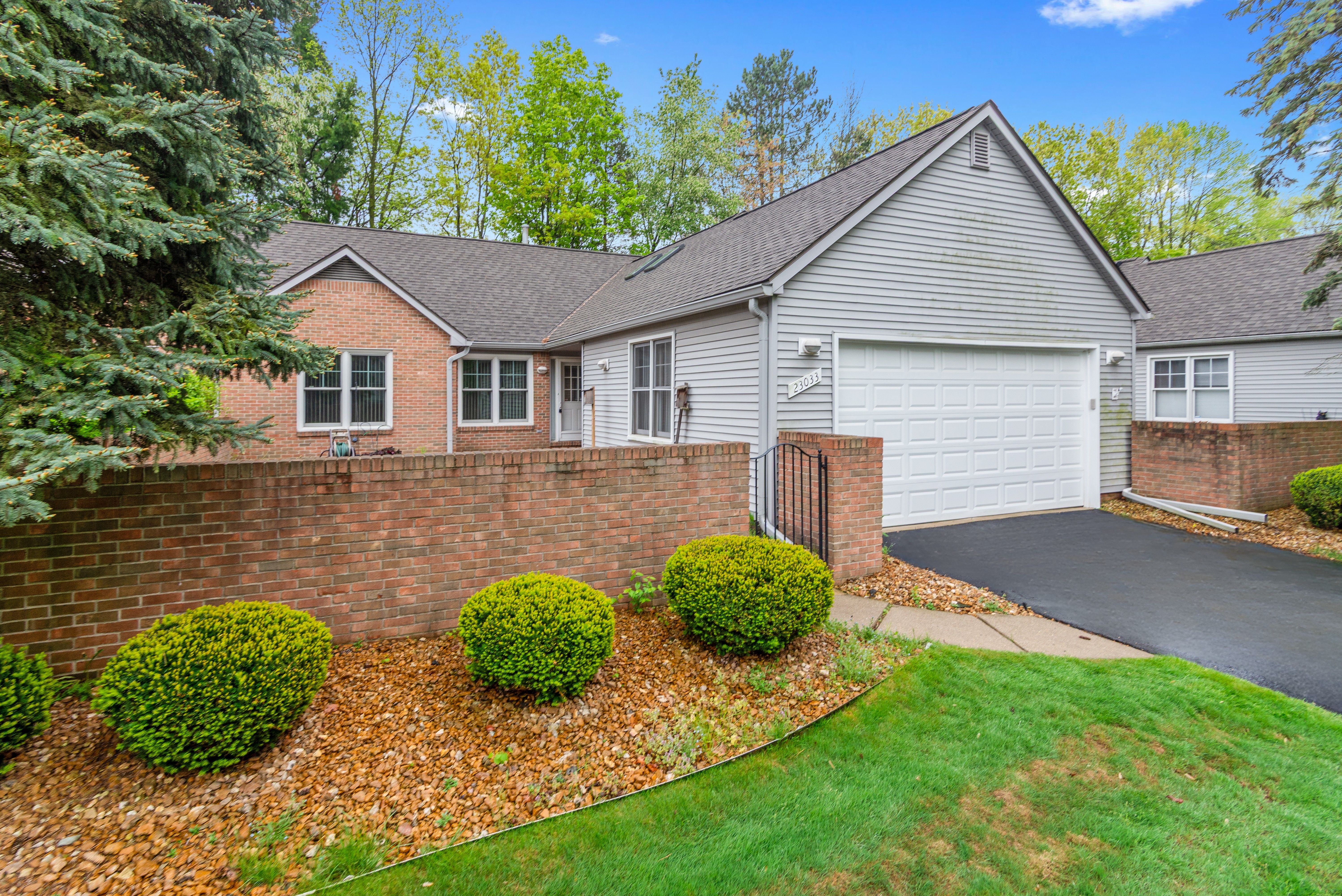 23033 FARMINGTON Road