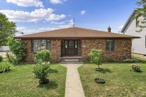 1616 Cora Street Wyandotte City MI 48192