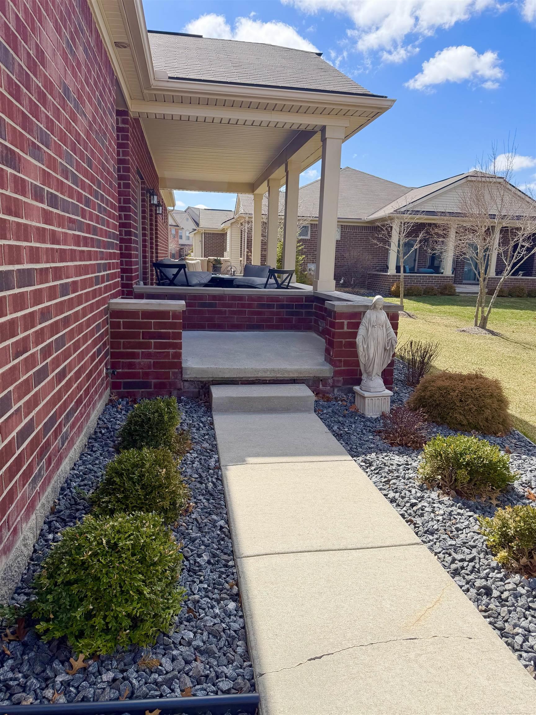 49127 Diane Ct Court