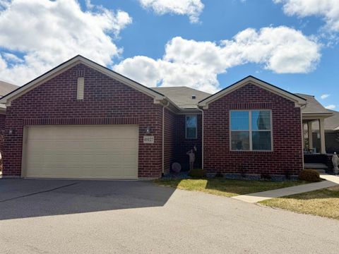Photo of 49127 Diane Ct, Macomb Township, MI 48042 (MLS # 58050202946)