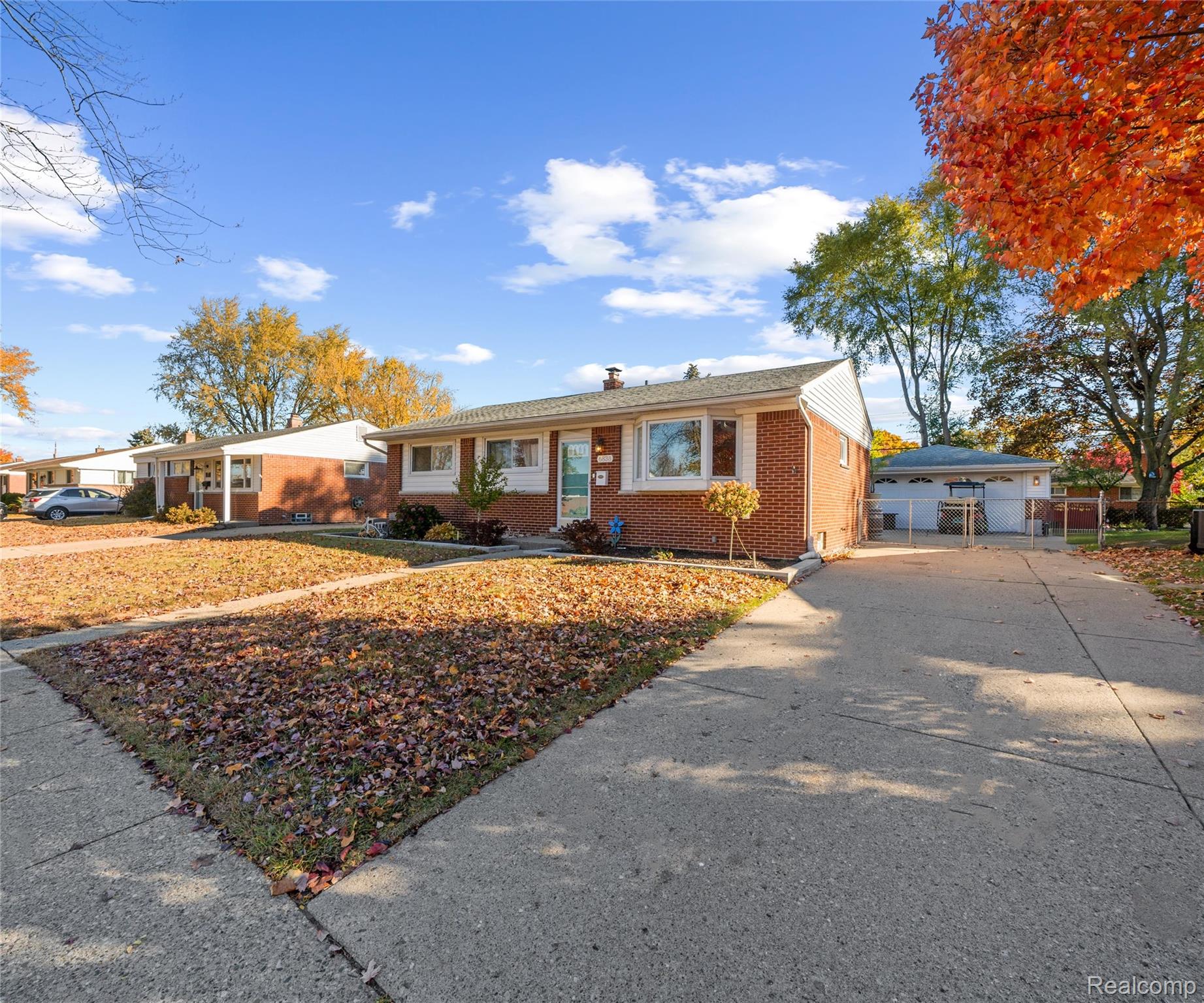 6838 Moccasin Street