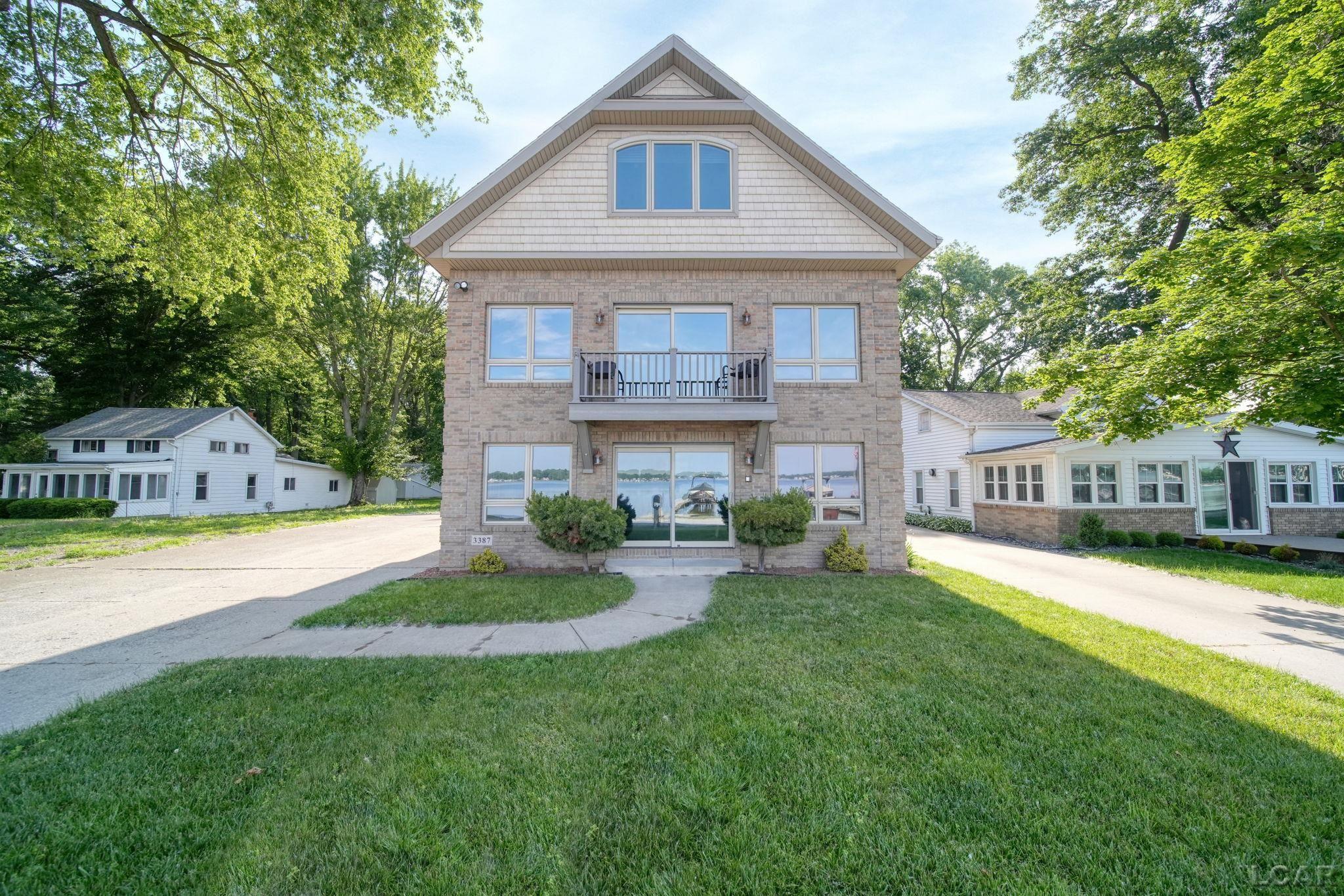 3387 Round Lake Highway