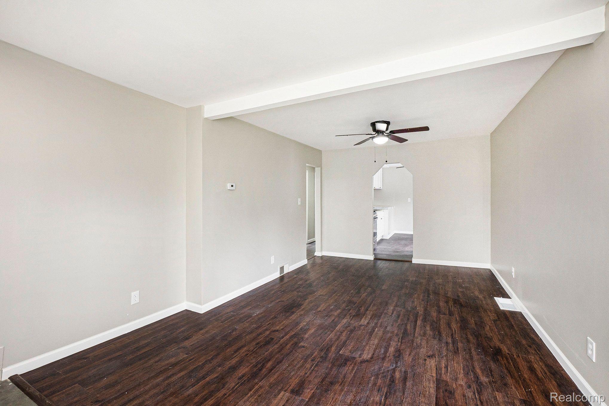 7260 CADILLAC Avenue