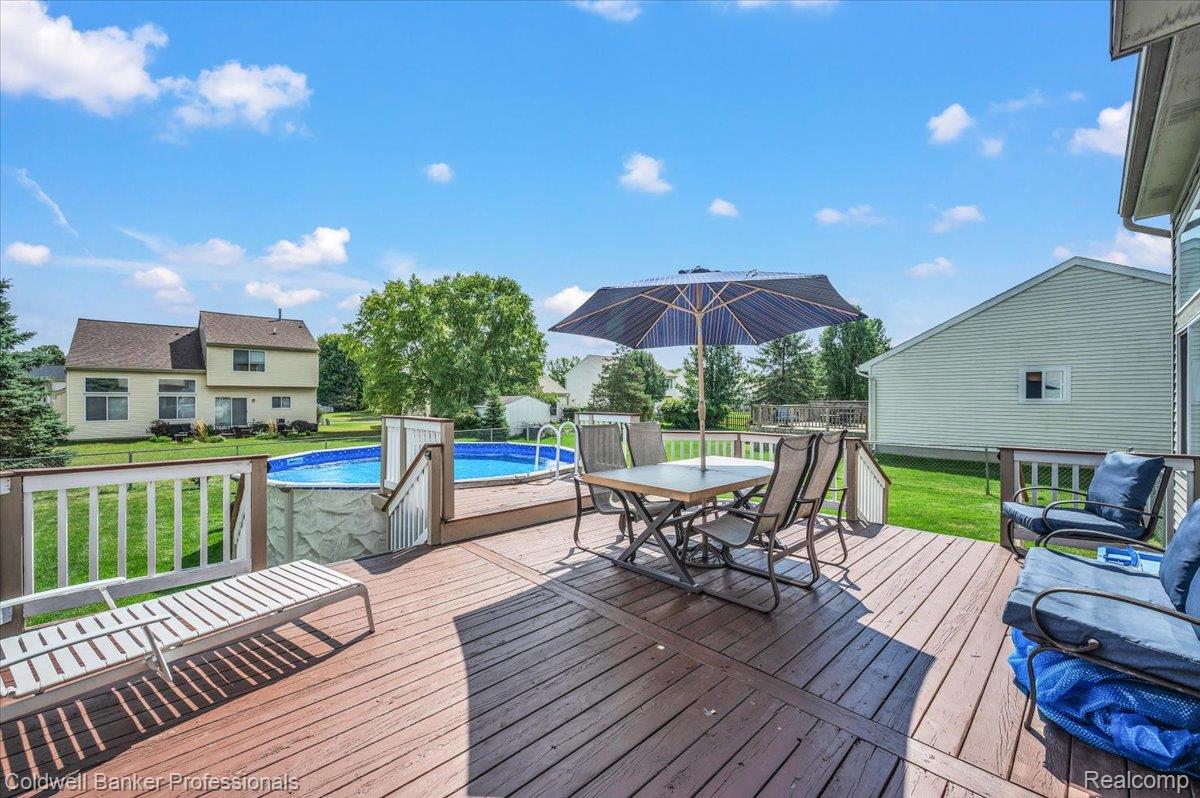 864 Carriage Hill Drive
