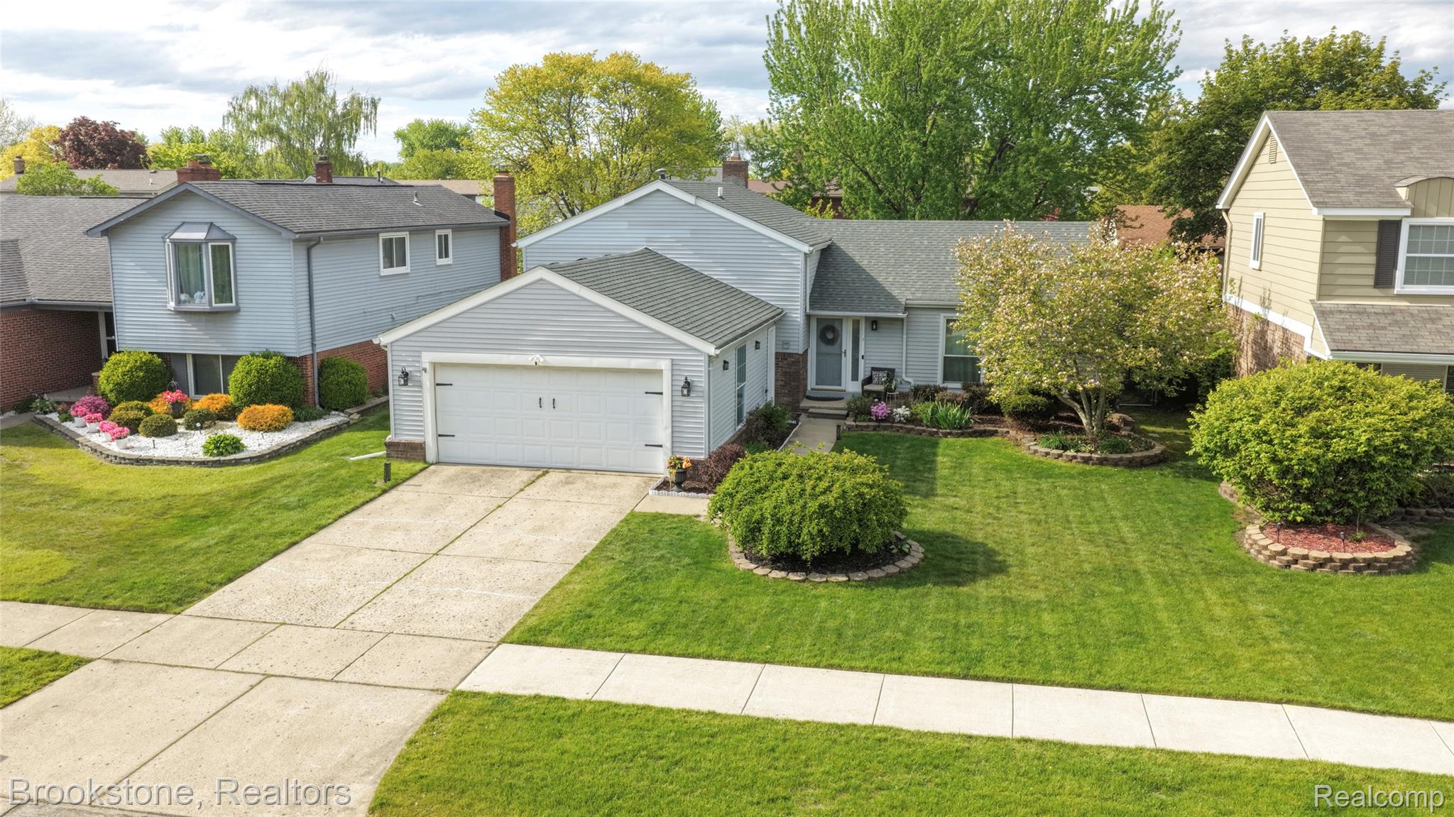 42088 Greenwood