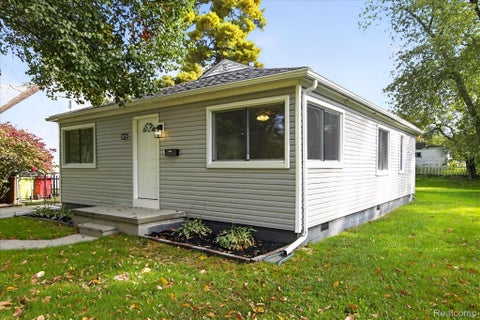 Tiny photo for 29715 Walnut Street, Flat Rock City, MI 48134 (MLS # 20261082980)