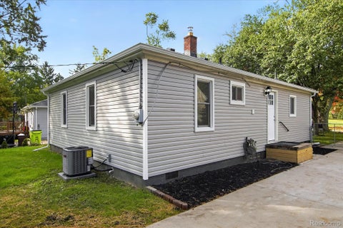 Tiny photo for 29715 Walnut Street, Flat Rock City, MI 48134 (MLS # 20261082980)