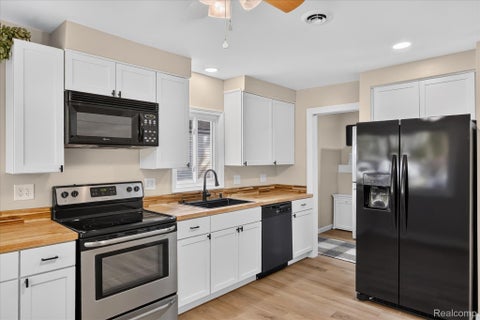 Tiny photo for 29715 Walnut Street, Flat Rock City, MI 48134 (MLS # 20261082980)