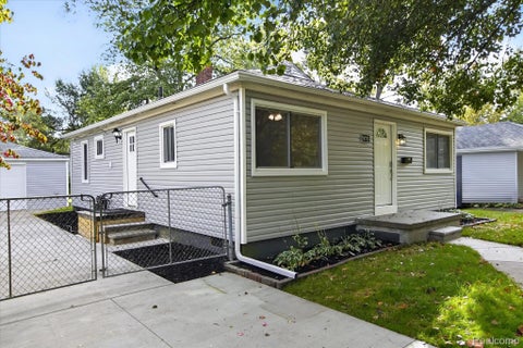 Tiny photo for 29715 Walnut Street, Flat Rock City, MI 48134 (MLS # 20261082980)