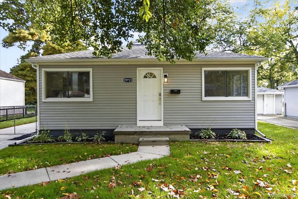 29715 WALNUT ST, FLAT ROCK, MI 48134 - Image 19adfde94aa22f968e00e81e4fffc7c3/755023531