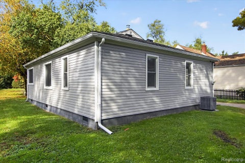 Tiny photo for 29715 Walnut Street, Flat Rock City, MI 48134 (MLS # 20261082980)