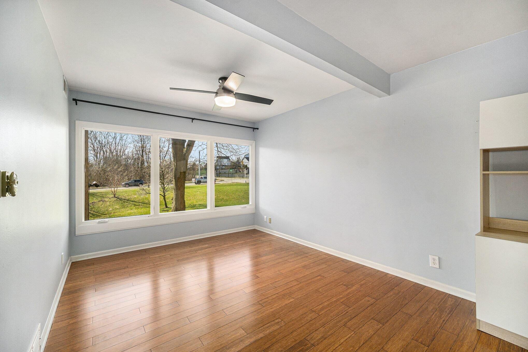 1325 S Maple Road 201