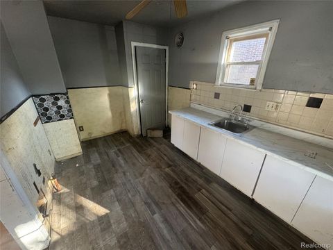 7666 Penrod Street Detroit City MI 48228