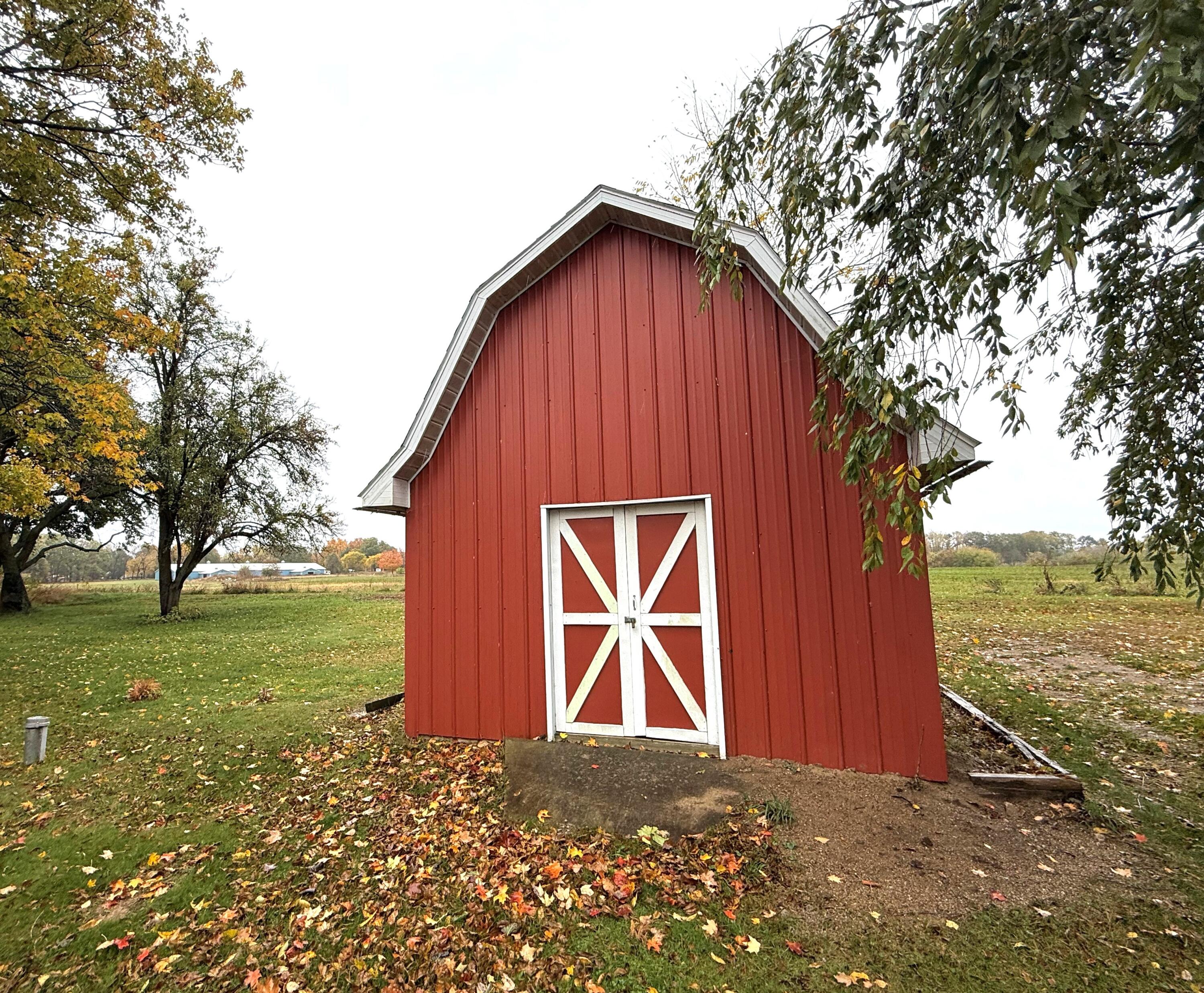 6961 Shoreline Drive