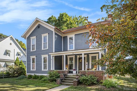 202 E Frank Street Fowlerville Village MI 48836