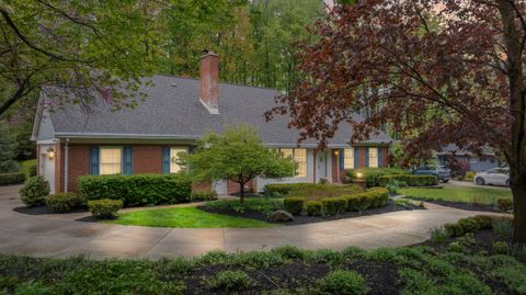 46270 BLOOMCREST Drive Northville Township Wayne MI 48167