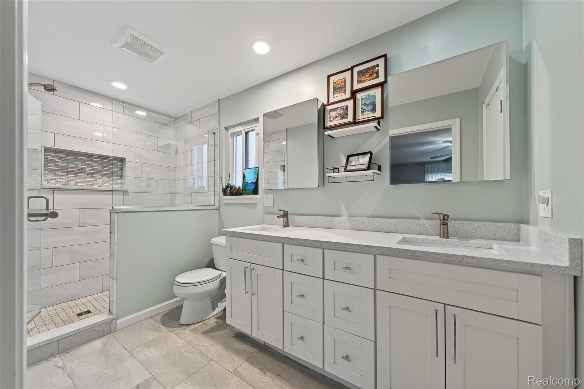 Troy, Michigan 48083, United States, 4 Bedrooms Bedrooms, ,3 BathroomsBathrooms,Residential,Active,248371