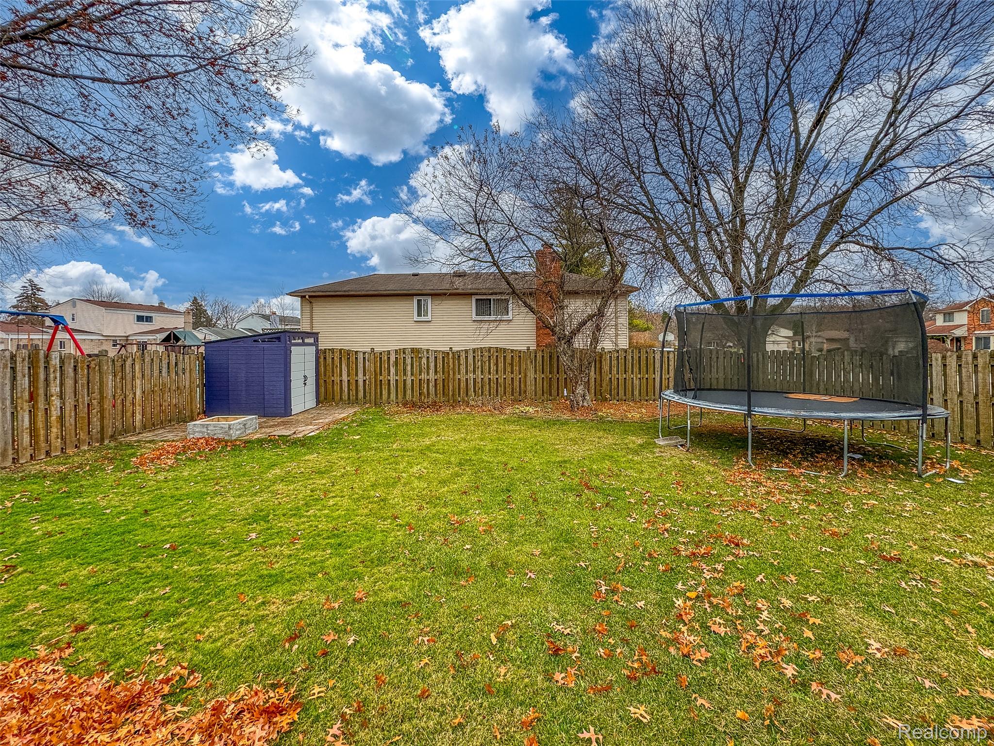 Troy, Michigan 48083, United States, 4 Bedrooms Bedrooms, ,3 BathroomsBathrooms,Residential,Active,248371