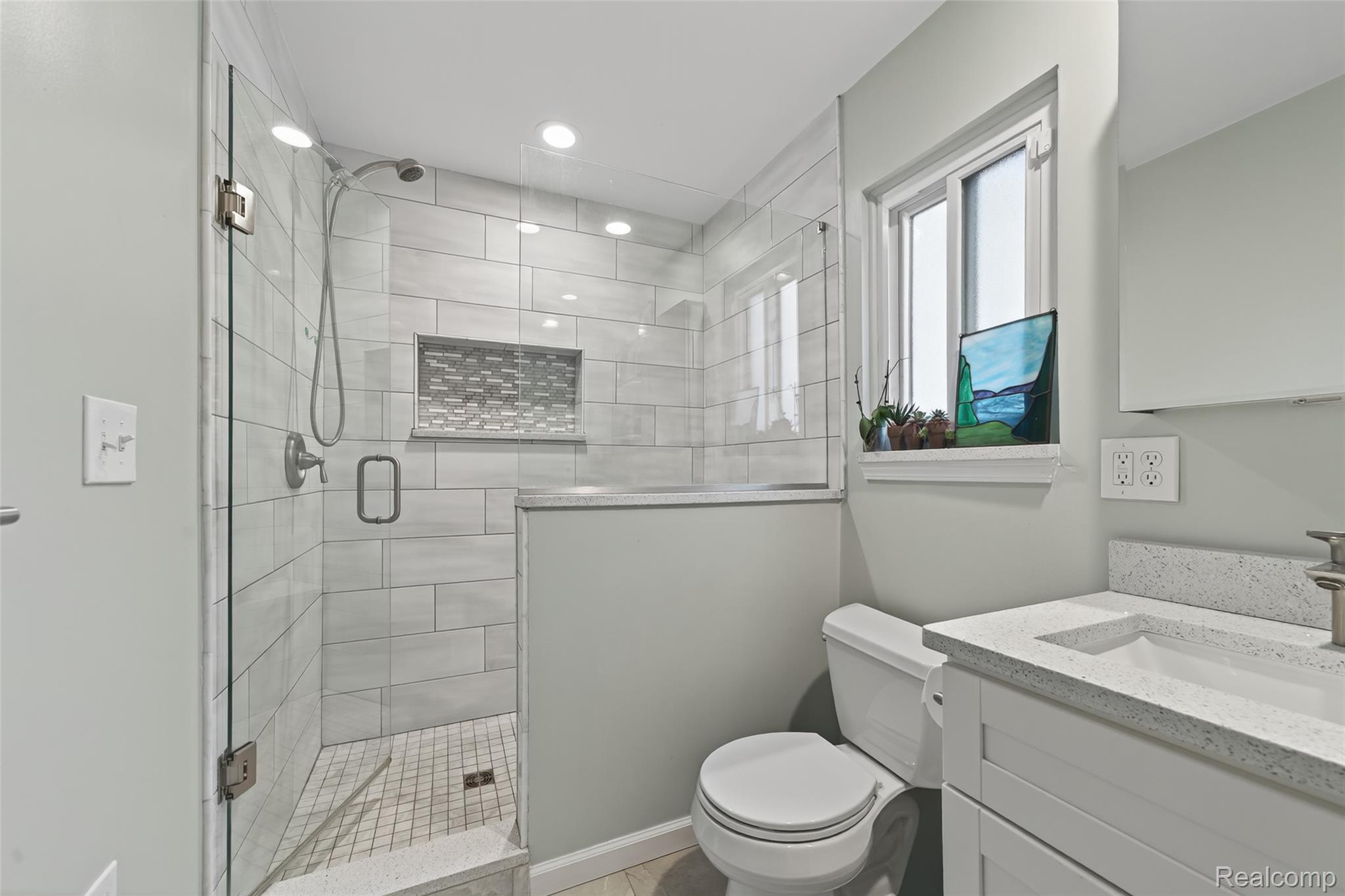 Troy, Michigan 48083, United States, 4 Bedrooms Bedrooms, ,3 BathroomsBathrooms,Residential,Active,248371