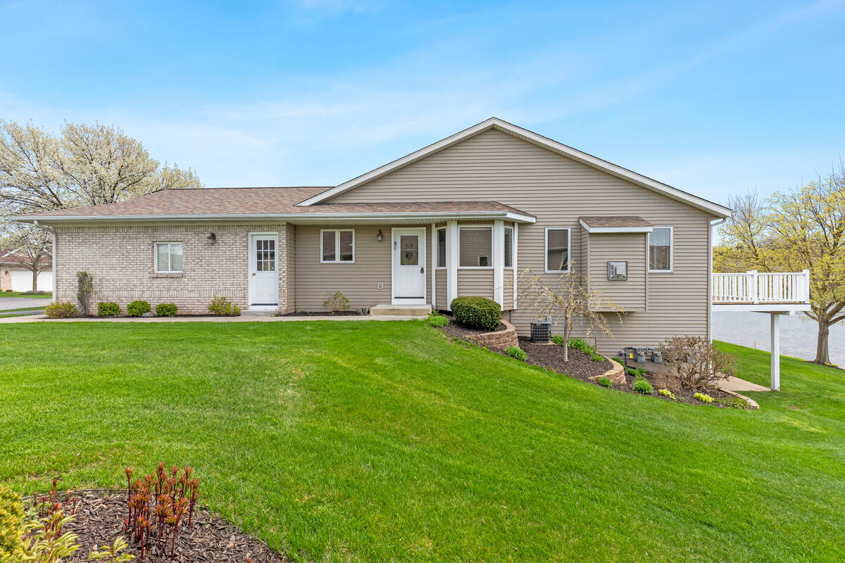 7035 Baltic Drive SW