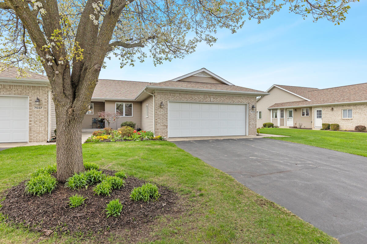 7035 Baltic Drive SW