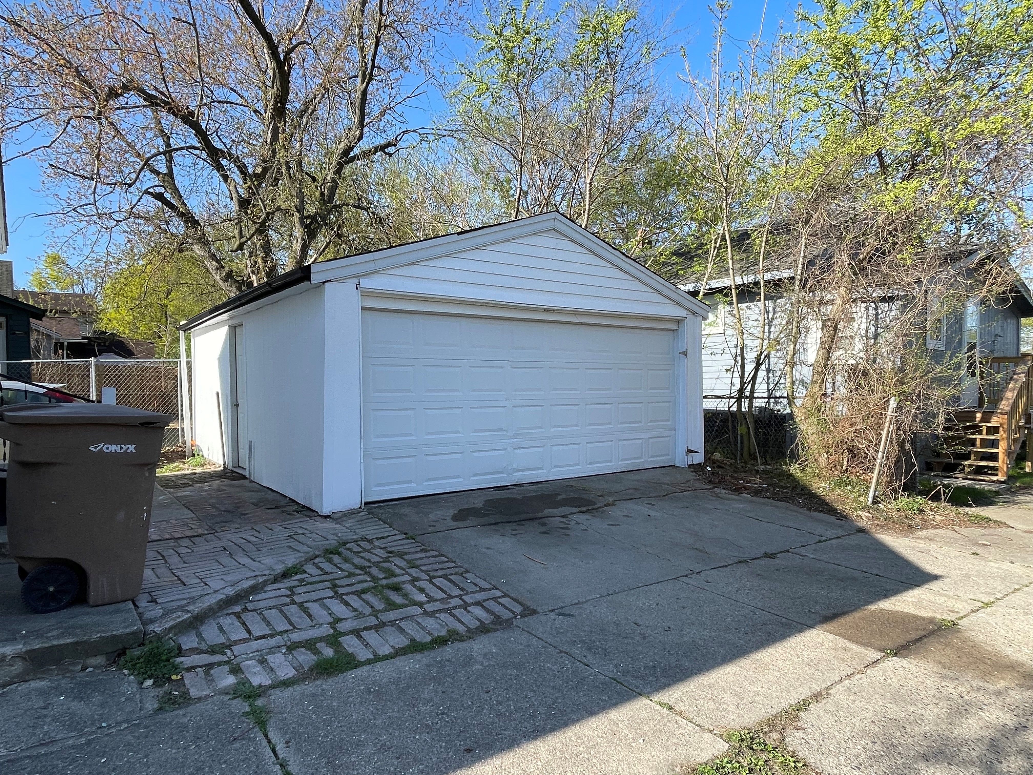 97 N ROSELAWN Street