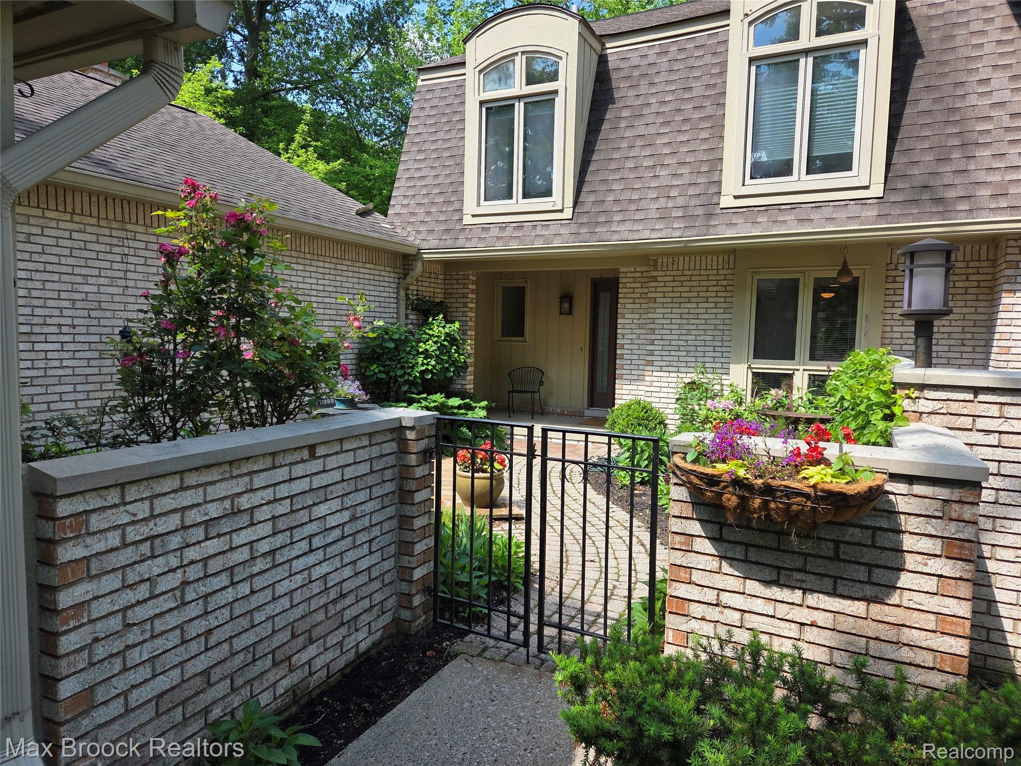 1360 Bramblebush Run