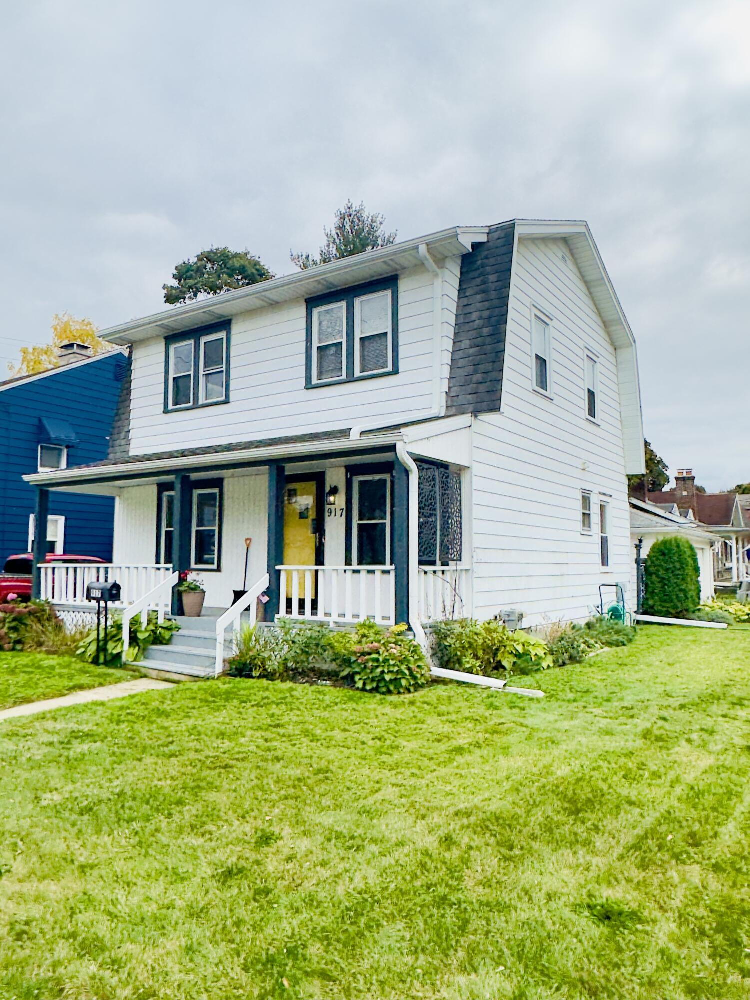 917 W Barnes Avenue