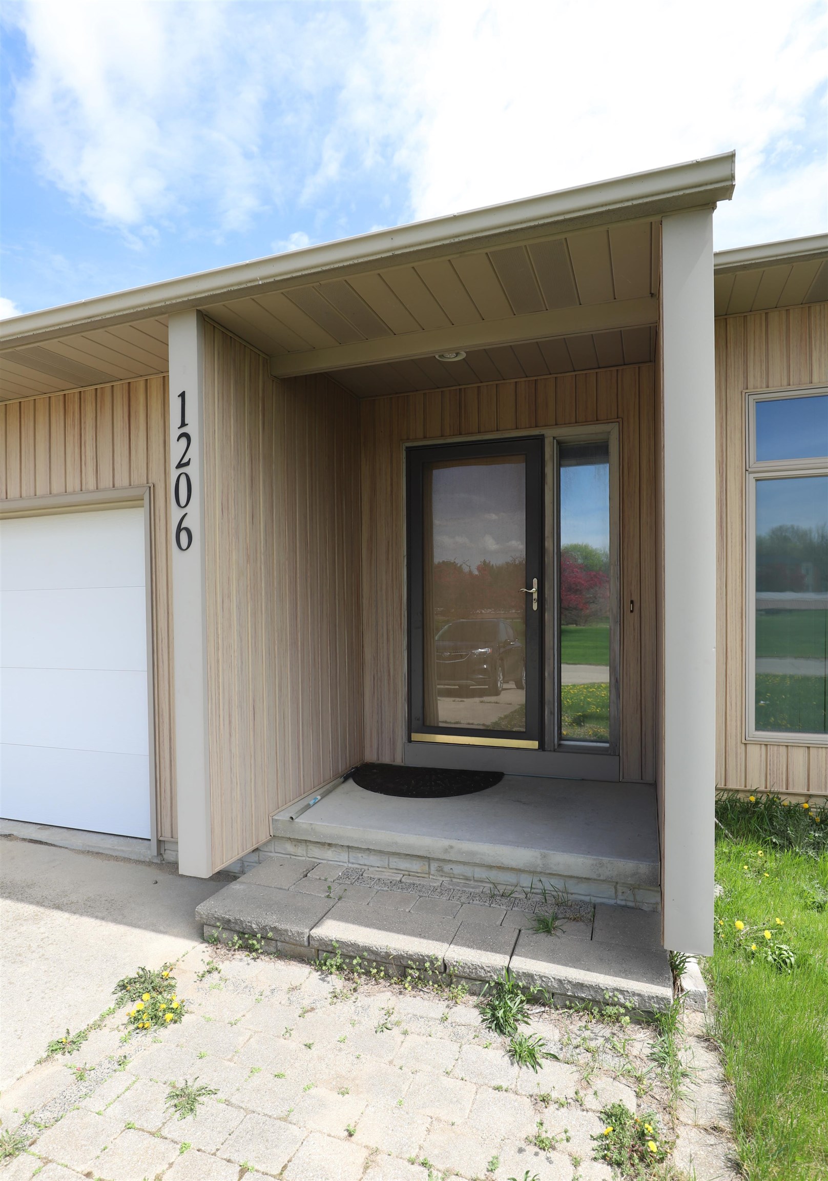 1206 River Forest Drive