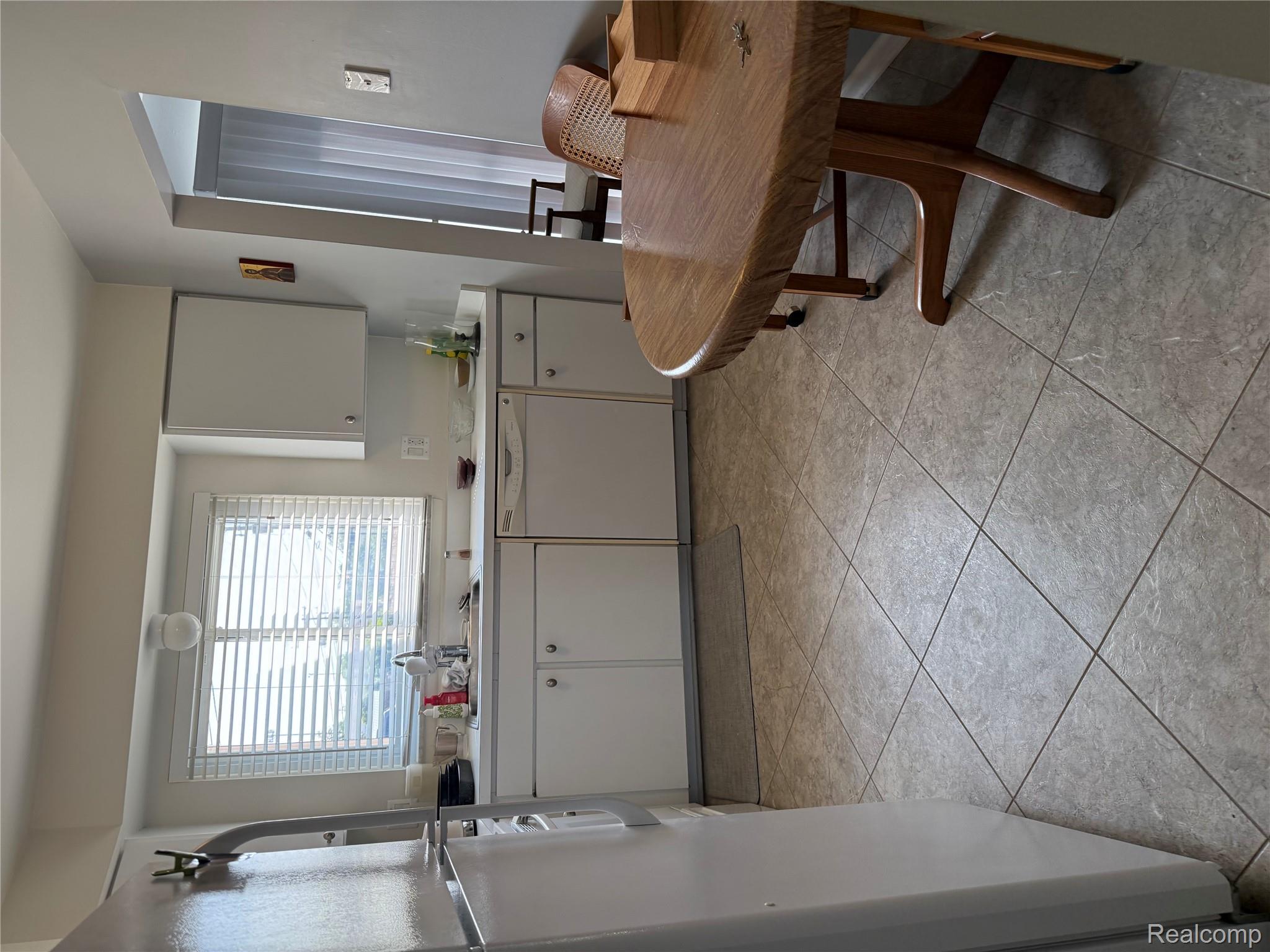 801 W Long Lake Road