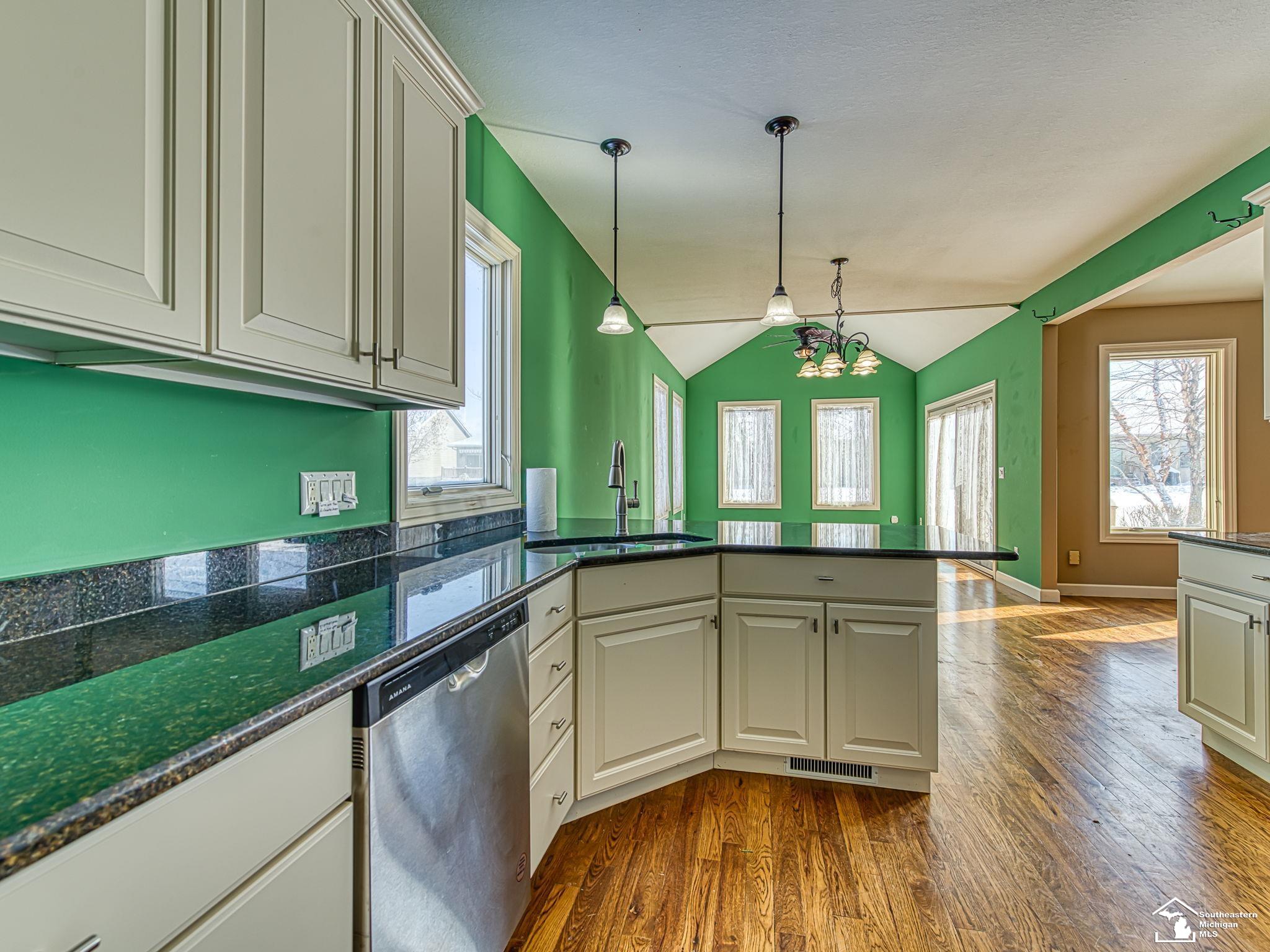 568 Rose Crest Boulevard