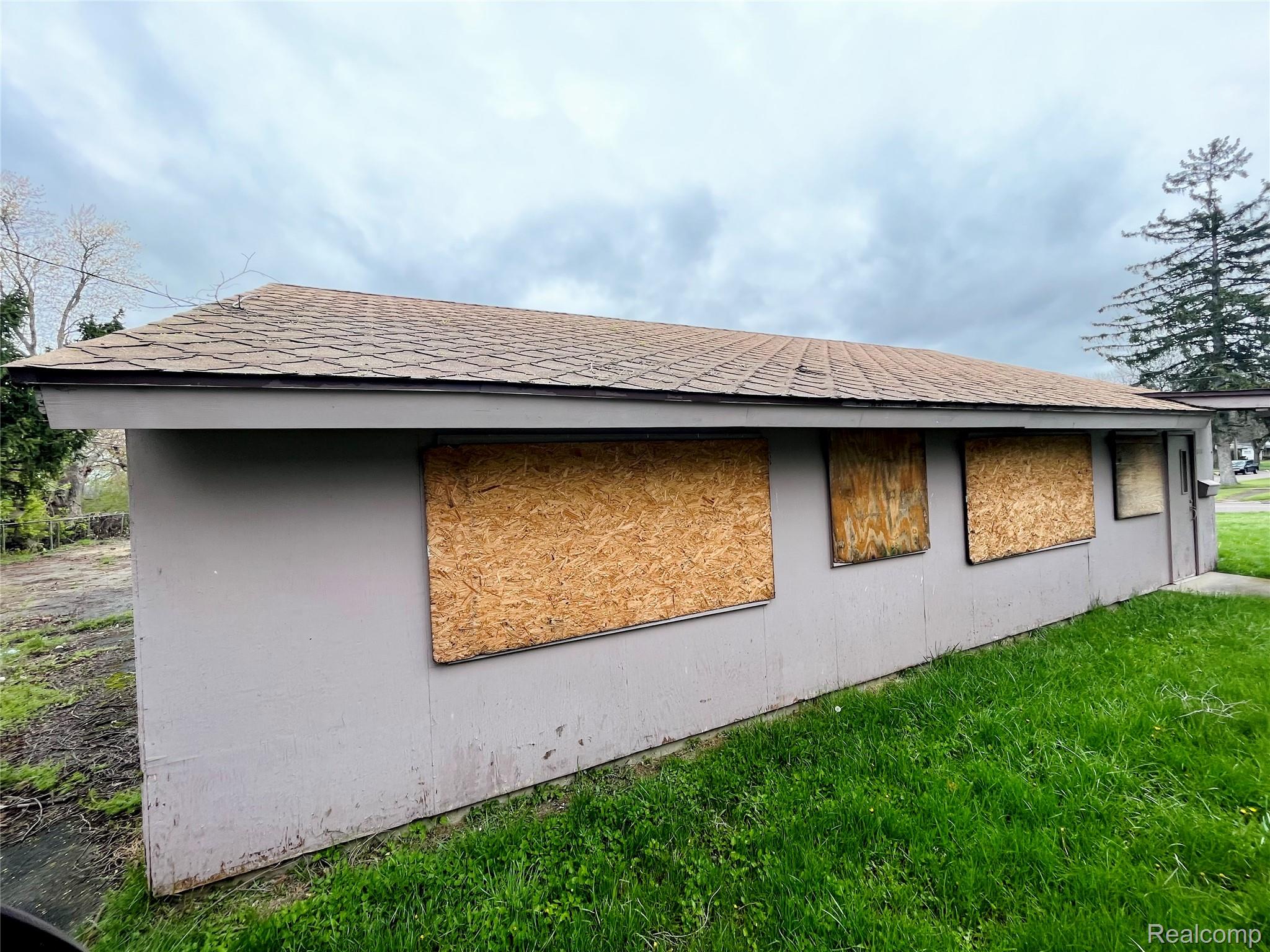 1848 S Averill Avenue