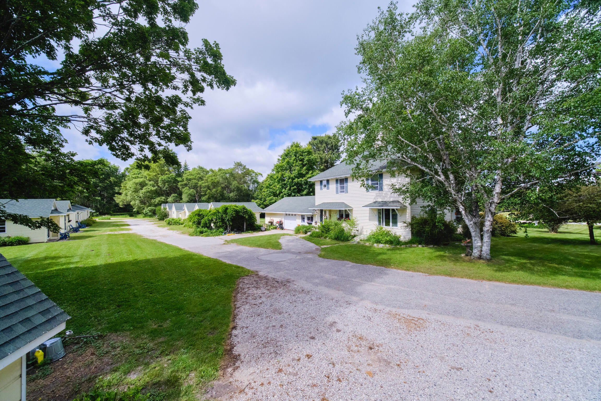 1912 S Scenic Highway