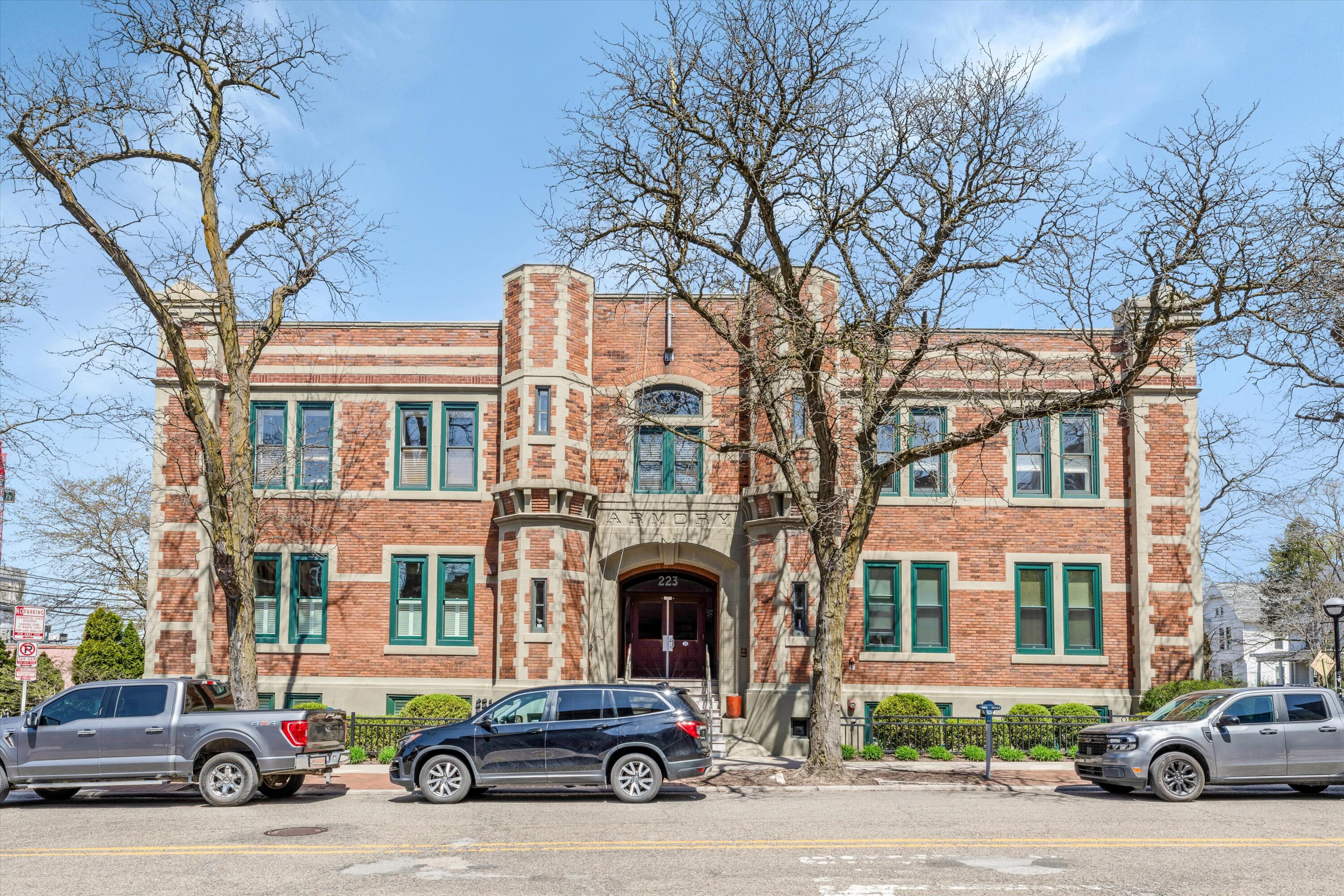 223 E Ann Street 1