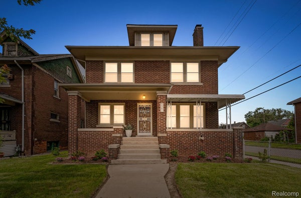 5302 BURNS ST, DETROIT, MI 48213 - Image 1a0b2e83b0e40dda878f6f636c2ed31c/1162569882