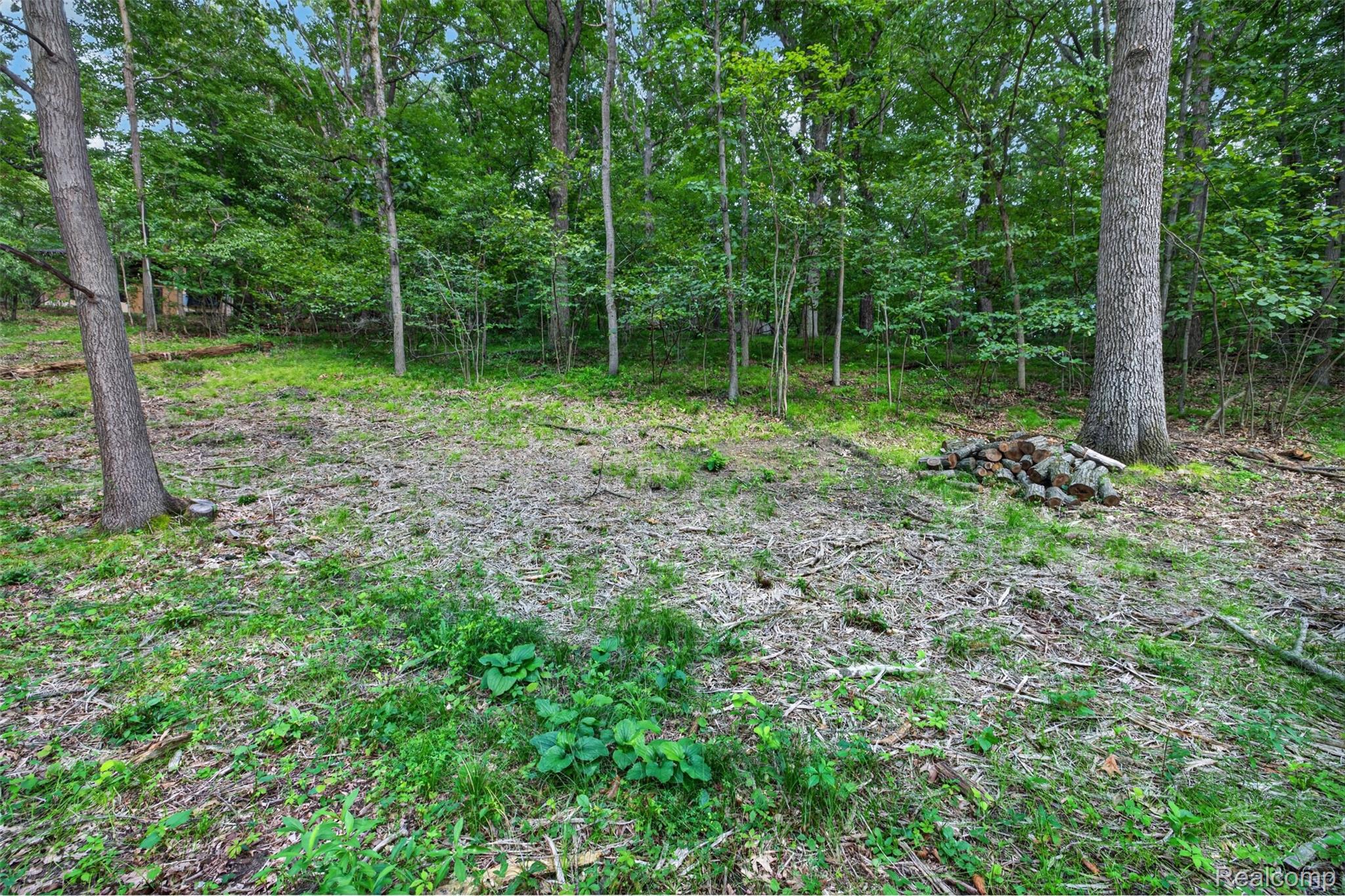 Vacant Faust Dr