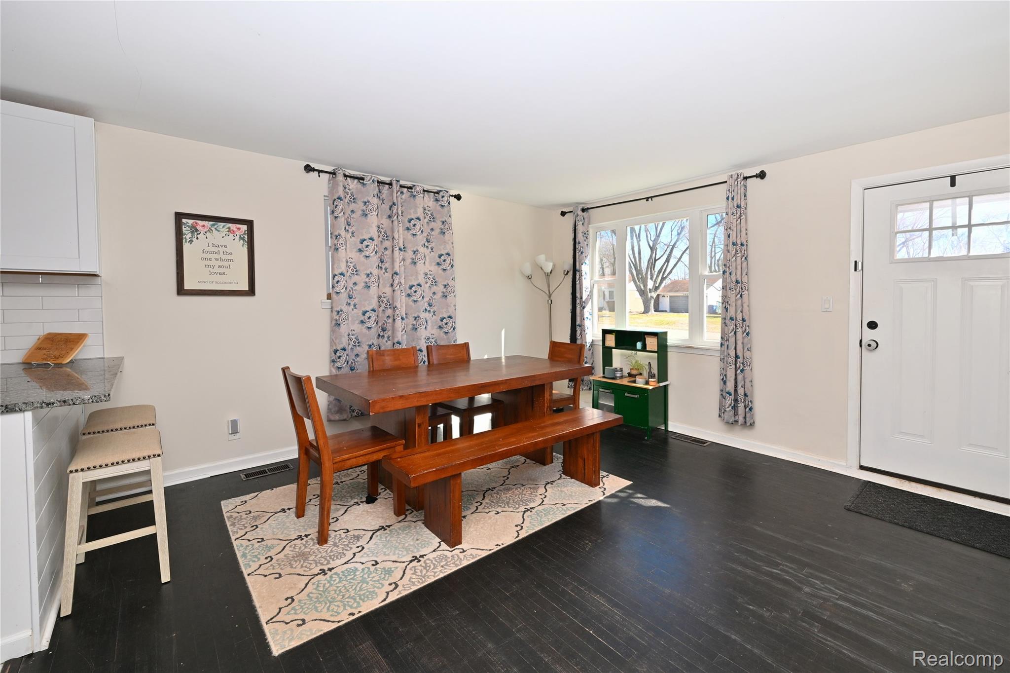 3581 Lawrence Avenue