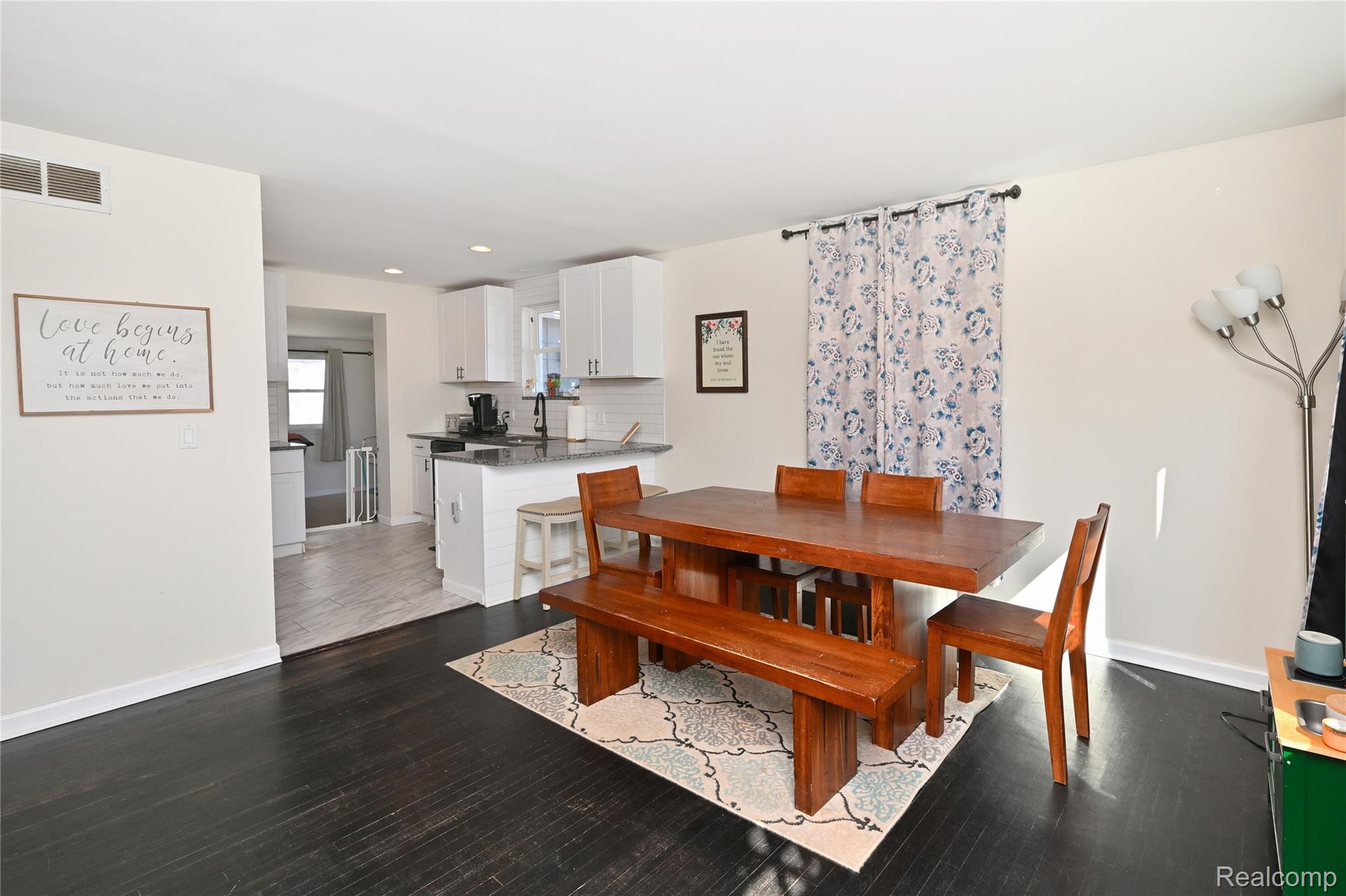 3581 Lawrence Avenue